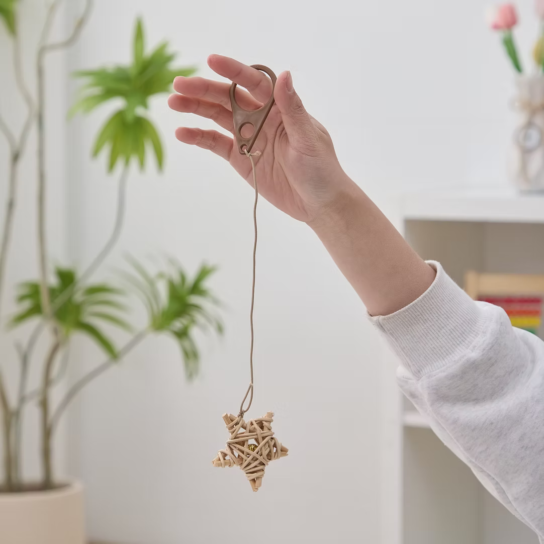 PetPals Group wicker rattan cat toys in star shape for interactive play and exercise
